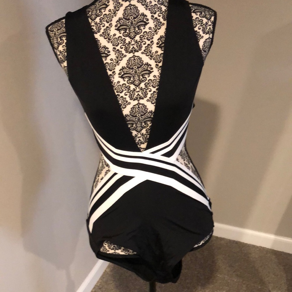 Swim suit